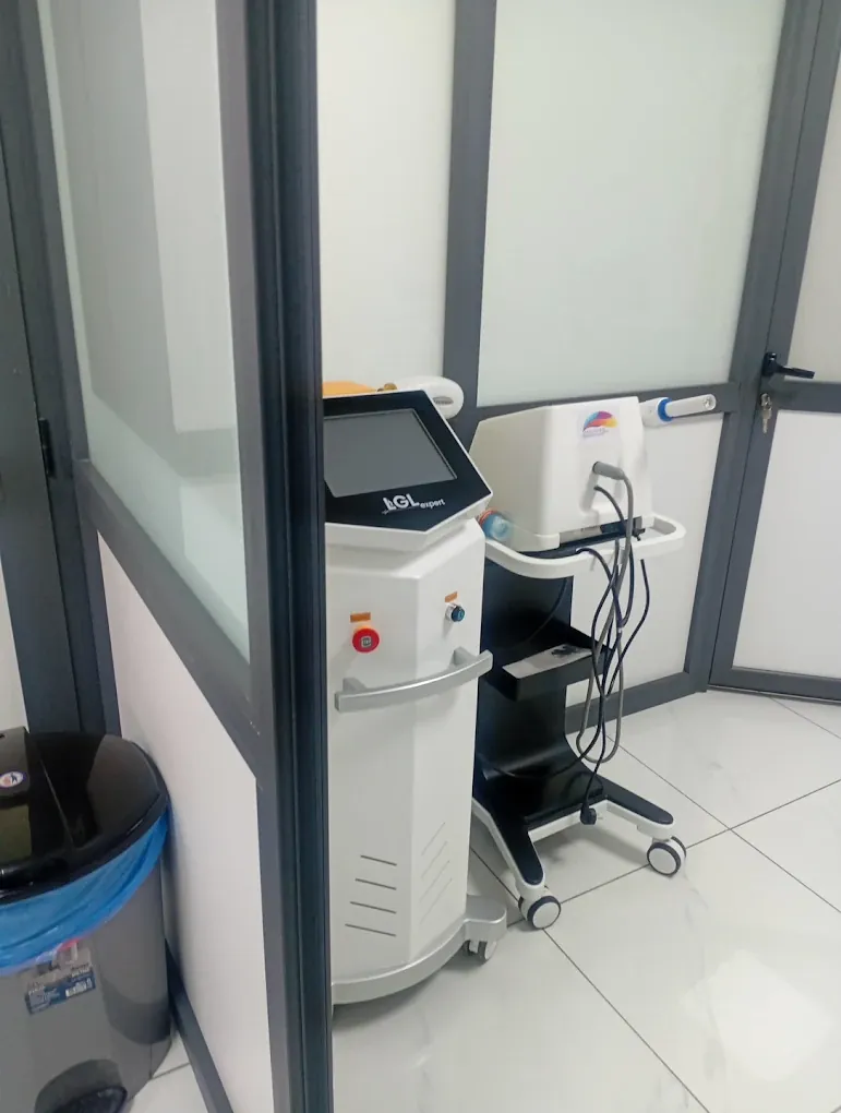 Appareil laser du cabinet de gynécologie à Marrakech